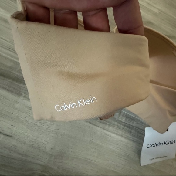 Calvin Klein Lightly Lined Strapless Bra Nude 36B NWT - Picture 4 of 4